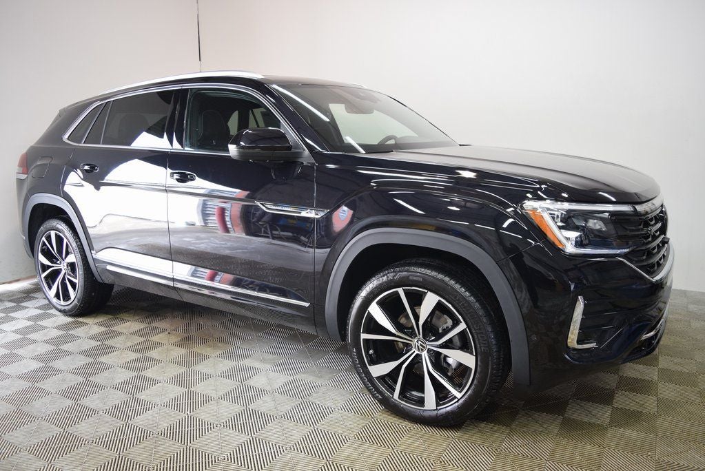 2025 Volkswagen Atlas Cross Sport 2.0T SEL Premium R-Line