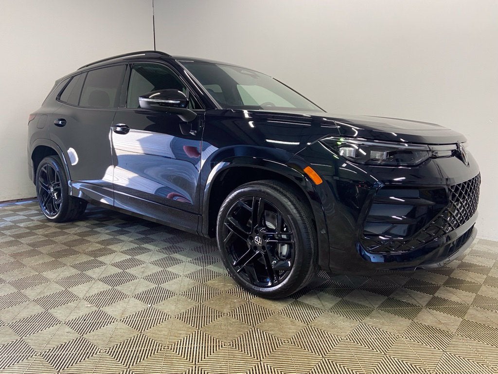 2026 Volkswagen Tiguan SE R-Line Black