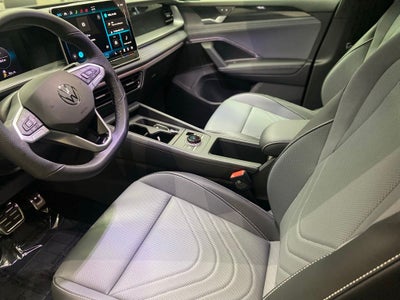 2026 Volkswagen Tiguan 2.0T SE R-Line Black