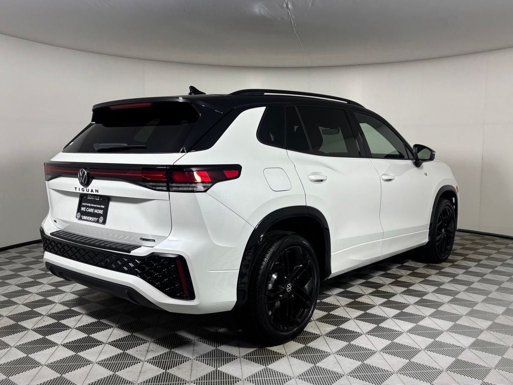 2026 Volkswagen Tiguan 2.0T SE R-Line Black