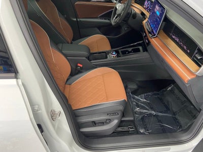 2026 Volkswagen Tiguan 2.0T SEL R-Line