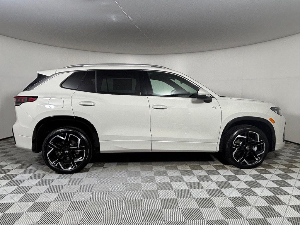 2026 Volkswagen Tiguan 2.0T SEL R-Line Turbo