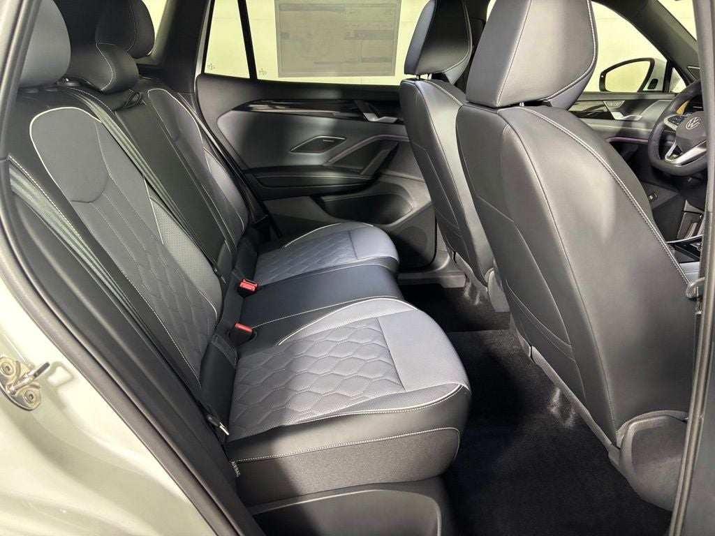 2026 Volkswagen Tiguan 2.0T SEL R-Line Turbo