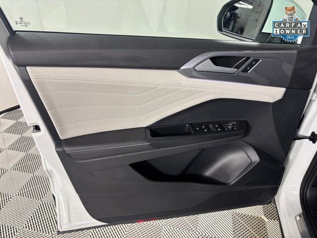 2025 Volkswagen Taos SEL
