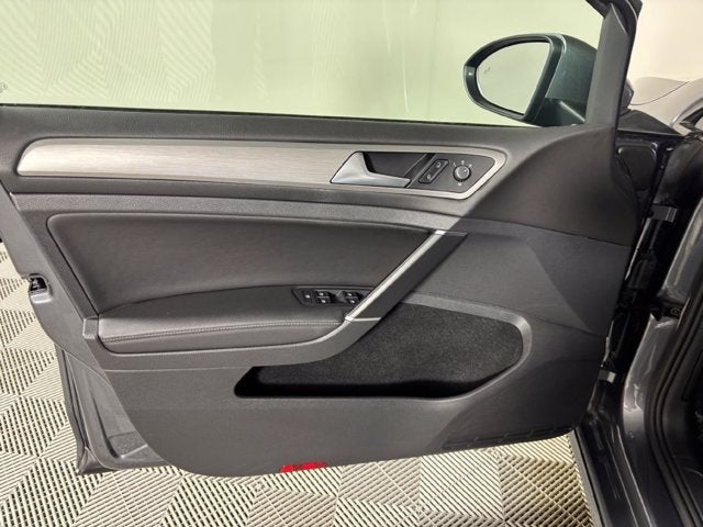 2017 Volkswagen Golf Wolfsburg Edition