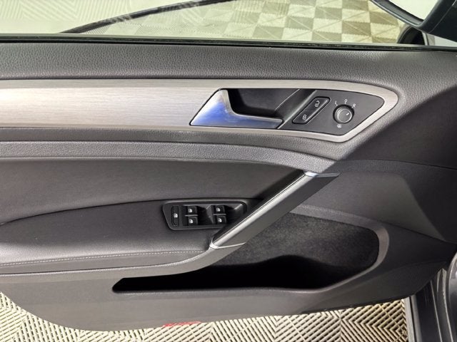 2017 Volkswagen Golf Wolfsburg Edition