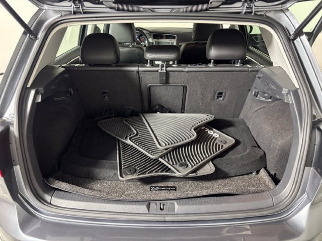 2017 Volkswagen Golf Wolfsburg Edition