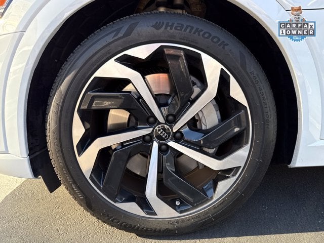 2024 Audi Q8 e-tron Premium Plus