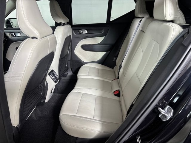 2021 Volvo XC40 Inscription